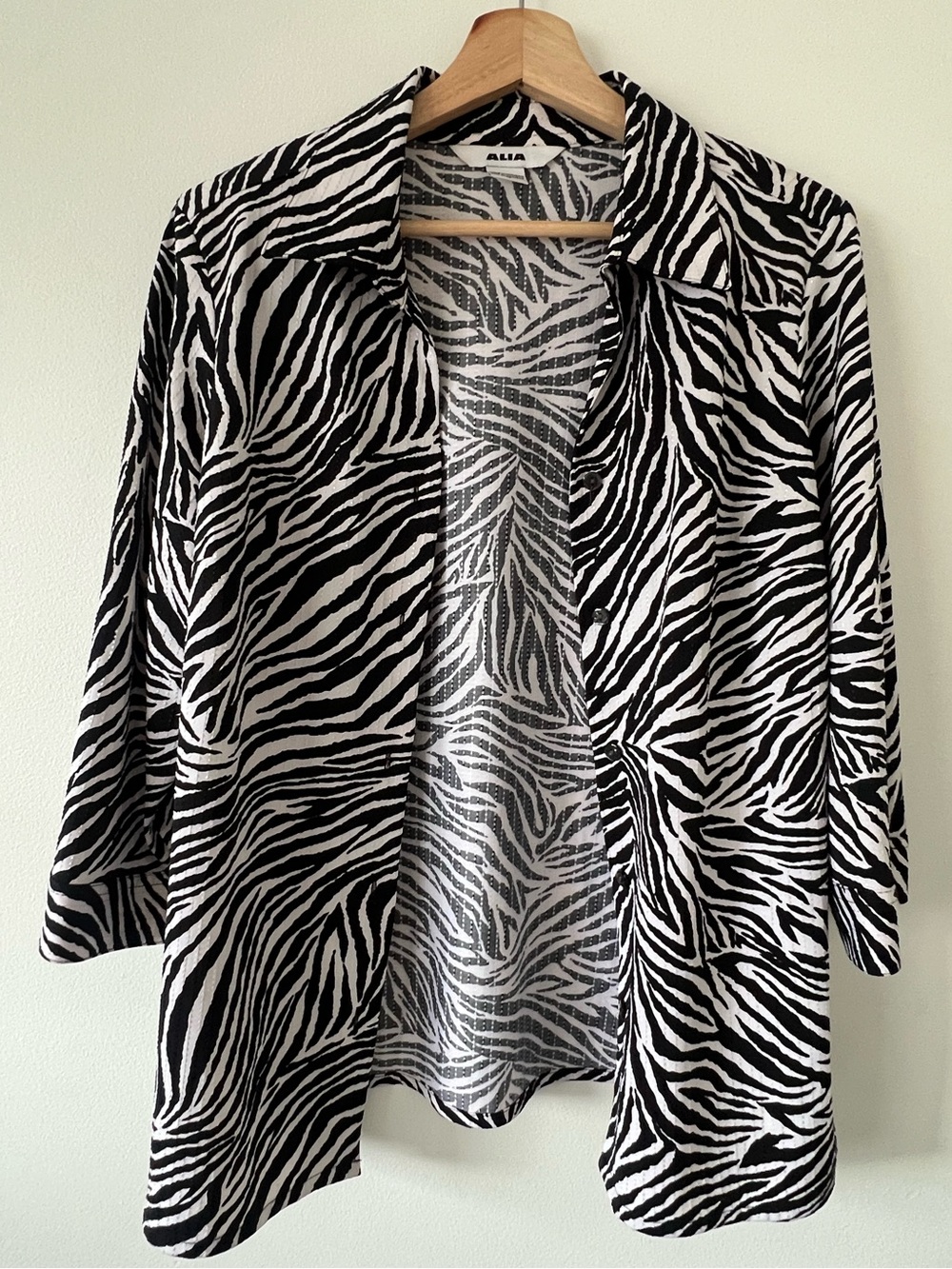 ALYA Black and White Zebra Print Button-Down Shirt